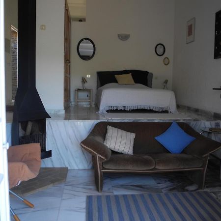 Tranquilos Estudios Cerca De La Playa กาดาเกส ภายนอก รูปภาพ