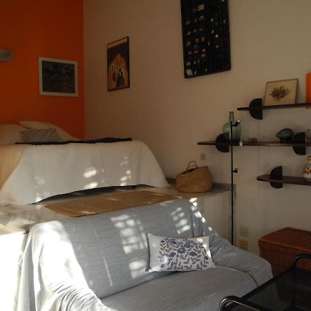 Tranquilos Estudios Cerca De La Playa กาดาเกส ภายนอก รูปภาพ