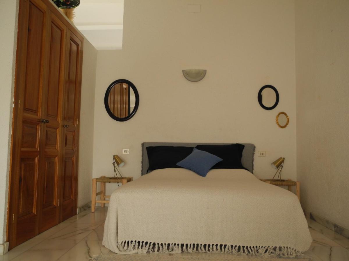 Tranquilos Estudios Cerca De La Playa กาดาเกส ภายนอก รูปภาพ